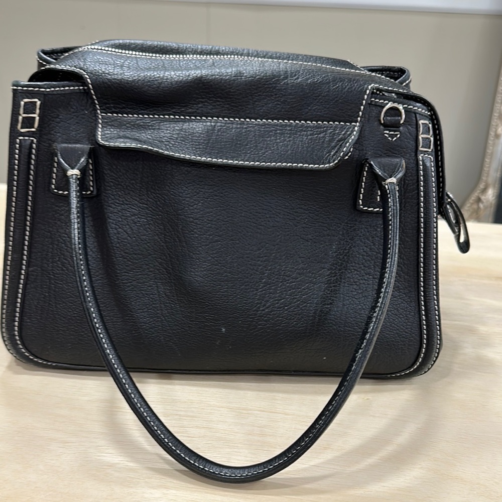 Tod's Black Leather Shoulder Bag with Textured Finish